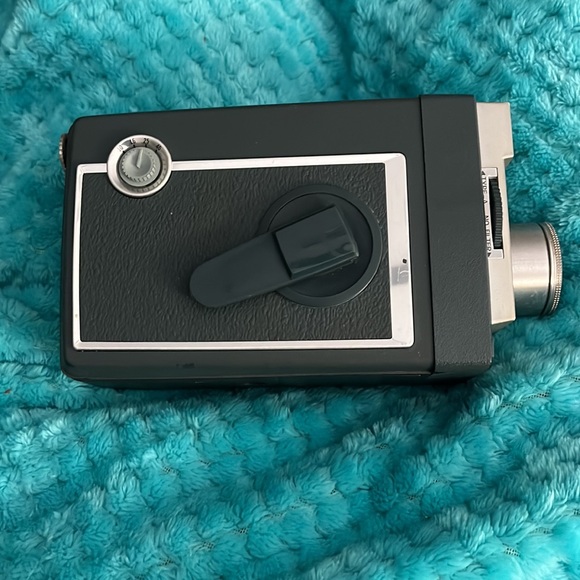 Vintage Automatic 8 Kodak Movie Camera 🎥 - Picture 2 of 10
